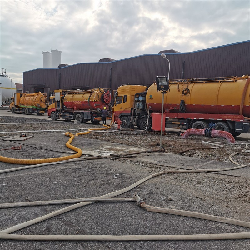 梁山污水池清理