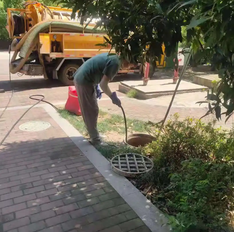 梁山市政排污管道清淤疏通——专业团队，让您全程省心！